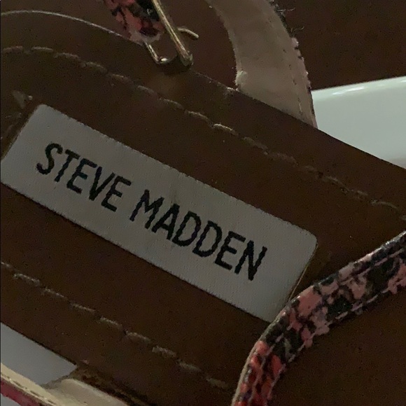 Sandals - Picture 2 of 6